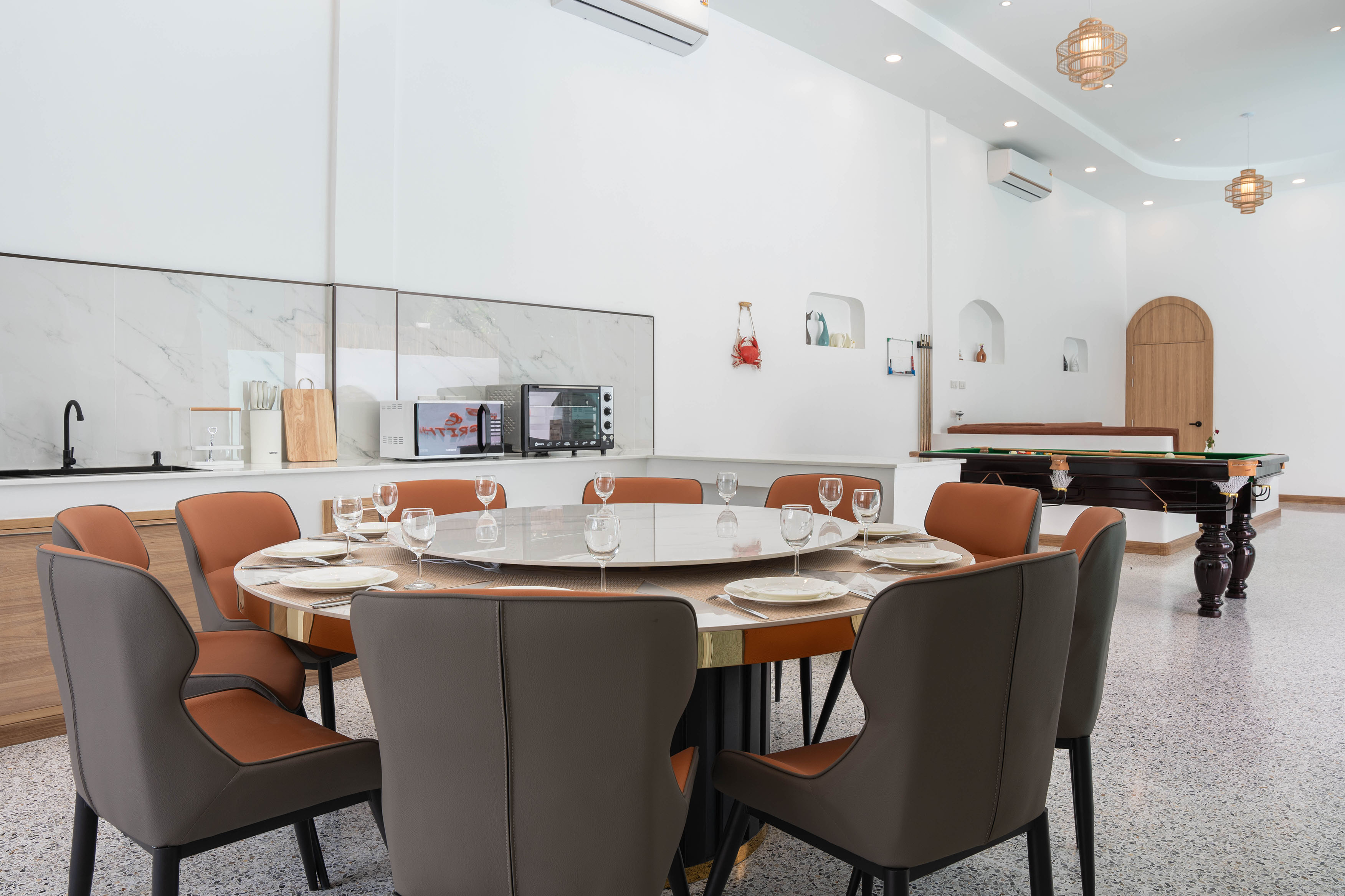 Villa A table
